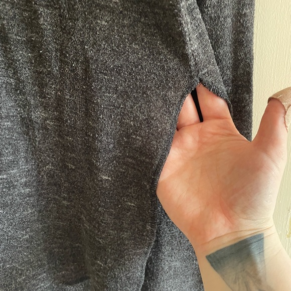 Grey and black sweater - Picture 3 of 4